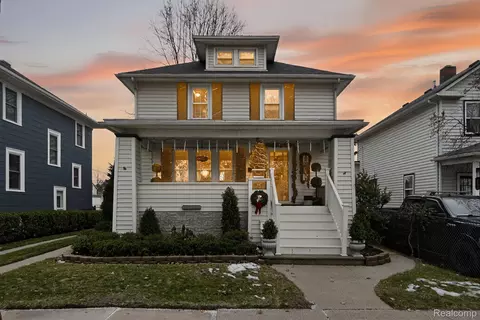 447 Maple St, Wyandotte, MI 48192