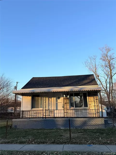 7027 Chalmers Ave, Warren, MI 48091