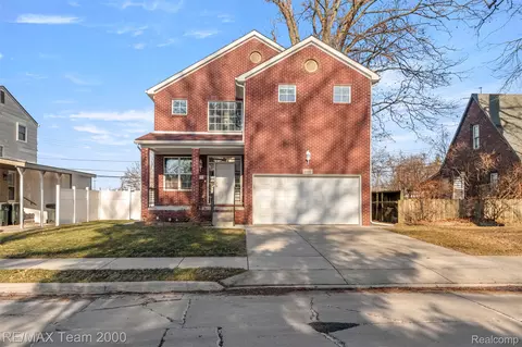 21597 Harper Lake Ave, Saint Clair Shores, MI 48080