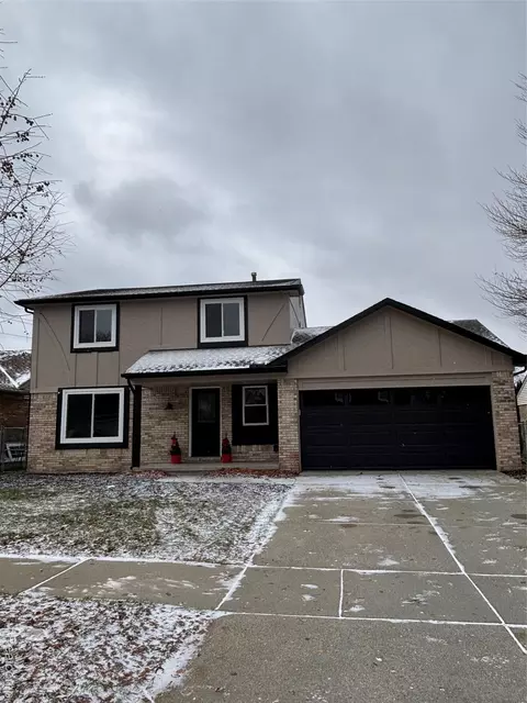 8821 Knolson Ave, Livonia, MI 48150