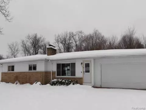 196 Eisenhower Dr, Battle Creek, MI 49014