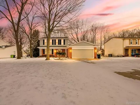 21964 Sunrise Blvd, Novi, MI 48375
