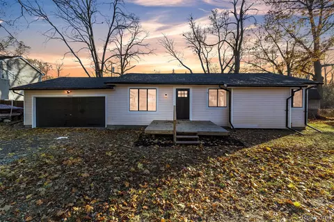 9063 Ashdown Ave, White Lake, MI 48386