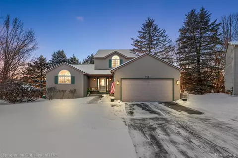 742 Feather Ct, South Lyon, MI 48178