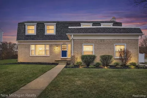 1804 Baldwin Ct, Trenton, MI 48183