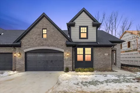 2044 Breckenridge Ct, Rochester, MI 48307