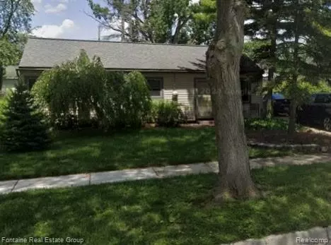 29624 Bridge St, Garden City, MI 48135