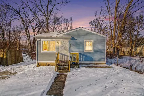 14437 Dacosta St, Detroit, MI 48223