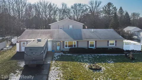 6054 E Pierson Rd, Flint, MI 48506