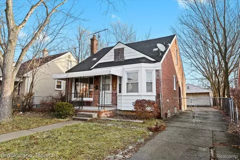 7690 Heyden St, Detroit, MI 48228