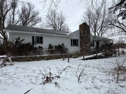 5700 Center Line Rd, Koylton, MI 48741