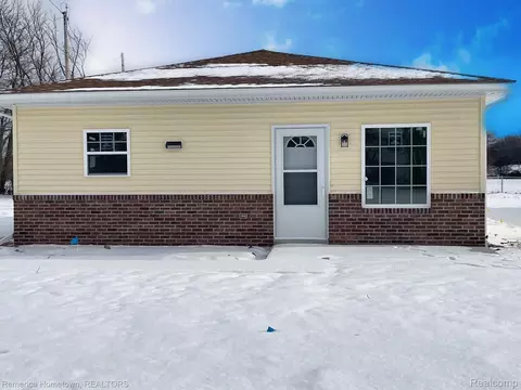 2203 Emerson St, Westland, MI 48186