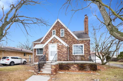 15065 Lincoln Ave, Eastpointe, MI 48021