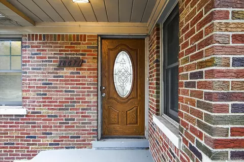18671 Huntington Ave, Harper Woods, MI 48225