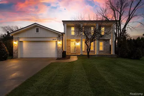 22321 Cascade Dr, Novi, MI 48375