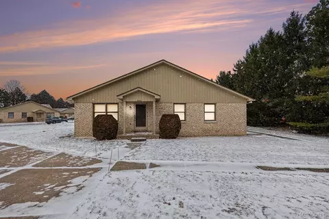 41916 King Edward Ct, Clinton Township, MI 48038