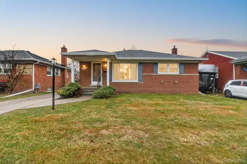 17377 Glenmore St, Redford, MI 48240