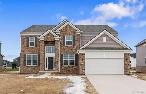 51079 Deerbrook Dr, Macomb, MI 48042