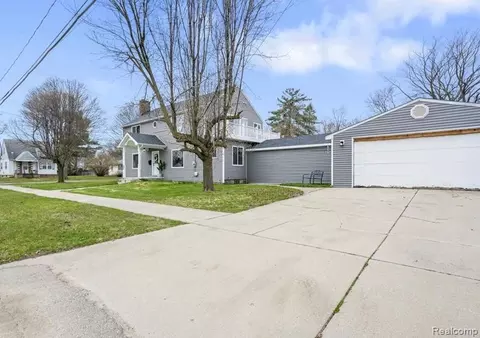 2601 Illinois Ave, Flint, MI 48506