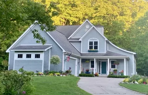 11536 Oak Grove Rd, Grand Haven, MI 49417