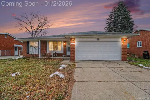 2810 Rhodes Dr, Troy, MI 48083