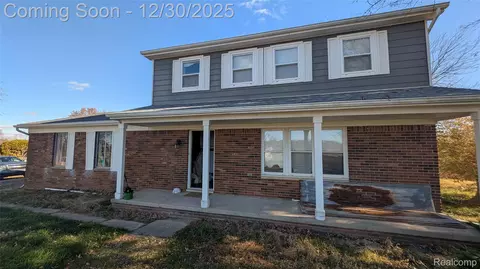 4109 Loves Creek Dr, Howell, MI 48843