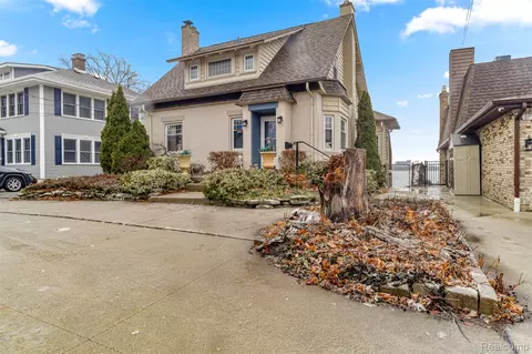 2724 Military St, Port Huron, MI 48060