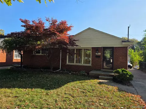 8960 Arnold Ave, Redford, MI 48239