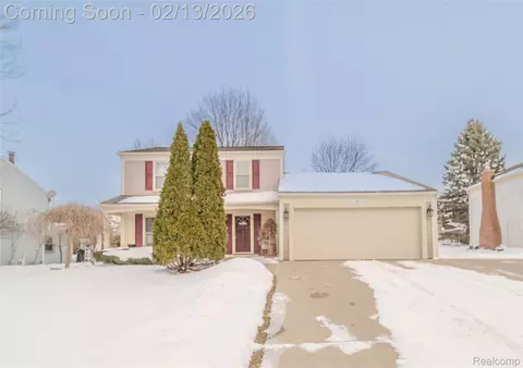 34711 Bunker Hill Dr, Farmington, MI 48331