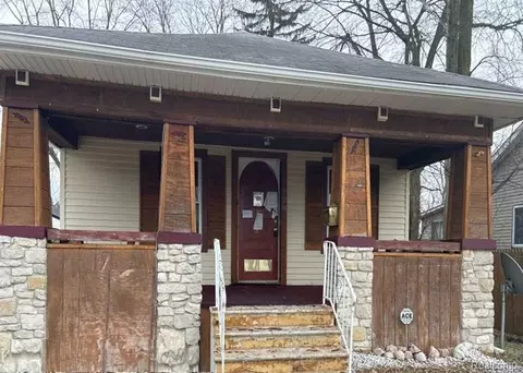 1928 Parkwood Ave, Saginaw, MI 48601