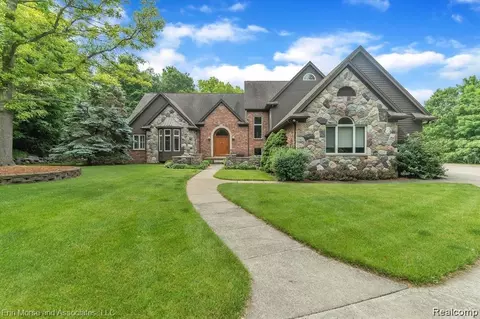2260 Rock Valley Rd, Lapeer, MI 48455