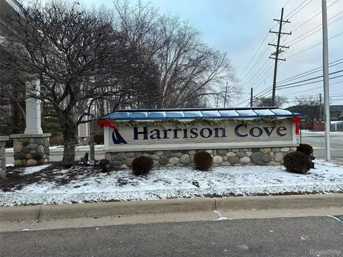 25826 Maritime Cir N #60, Harrison, MI 48045