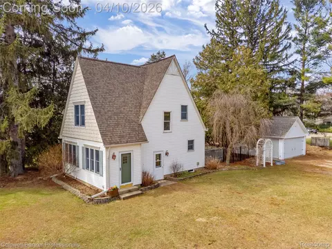 6516 E Church St, Independence, MI 48346