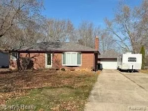 15208 Pleasant Dr, Rockwood, MI 48173