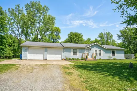11061 Main Rd, Fenton, MI 48430