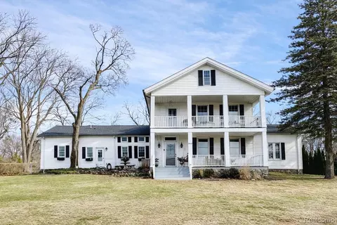 549 Grixdale Ln, Waterford, MI 48328