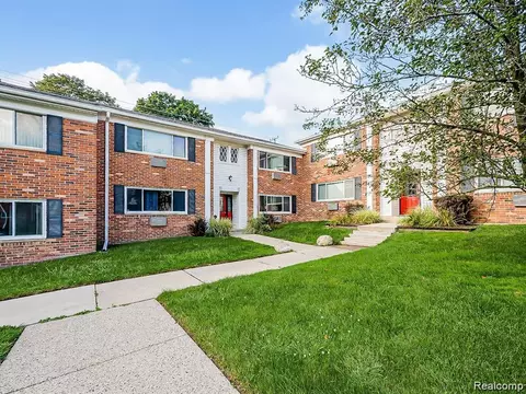 525 Fairbrook St #203, Northville, MI 48167