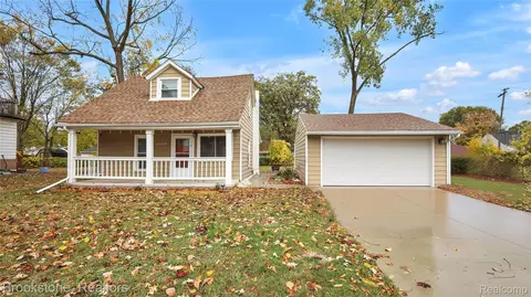 11357 Fisher Ave, Warren, MI 48089