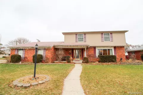 18815 Rockport St, Roseville, MI 48066