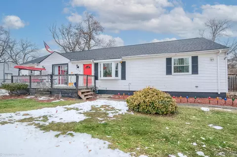 730 Stirling St, Pontiac, MI 48340