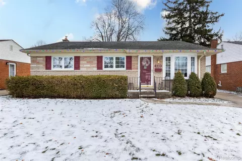 320 N Batchewana St, Clawson, MI 48017