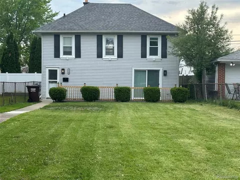 17788 Quarry St, Riverview, MI 48193