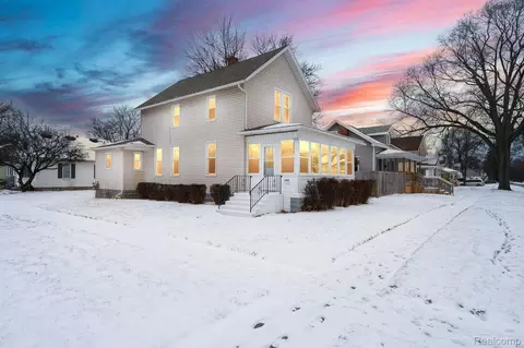 2401 Walnut St, Port Huron, MI 48060