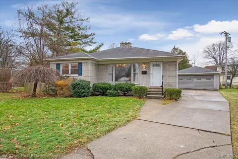 463 Elizabeth Ct, Grosse Pointe Farms, MI 48236