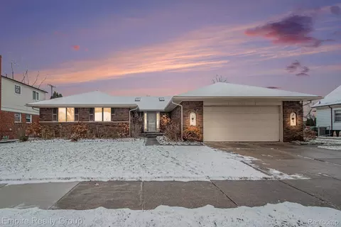 2551 Pardee Ave, Dearborn, MI 48124