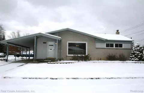 9219 Melrose St, Livonia, MI 48150