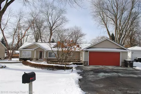 15473 Park Ln, Plymouth, MI 48170