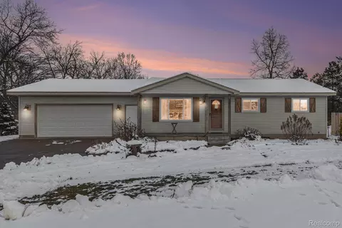 2217 Miark Dr, Oregon, MI 48446