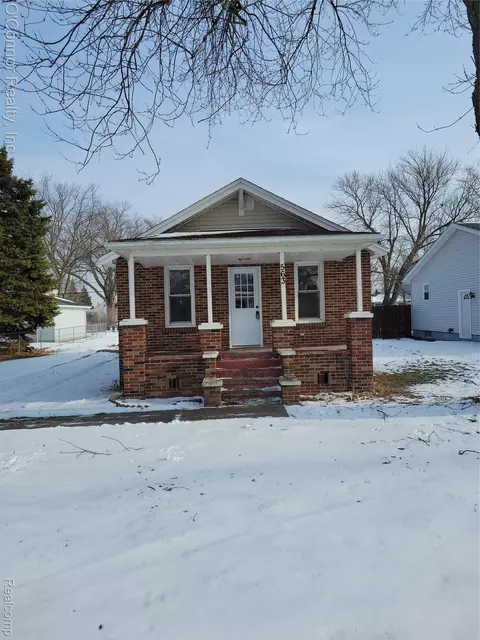 563 Saint Paul St, Marysville, MI 48040