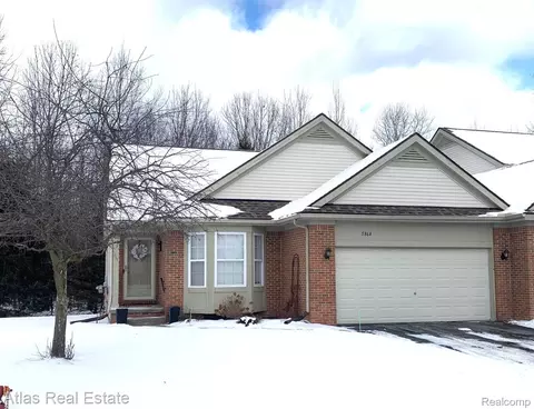 5864 Augusta Ln, Grand Blanc, MI 48439